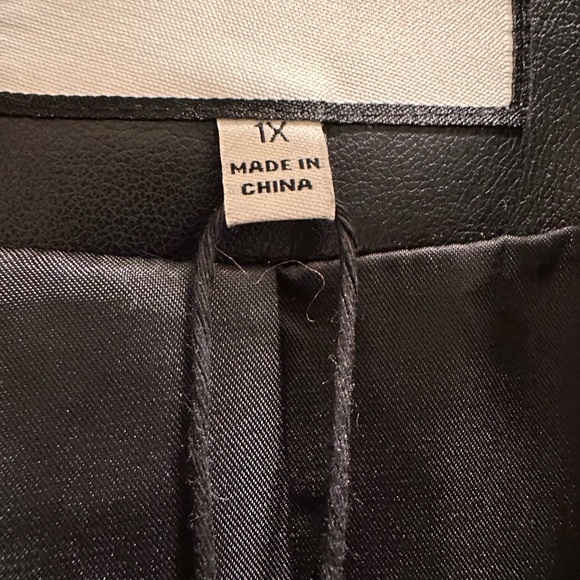 Bagatelle Collection Mixed Media Moto Jacket Black Gray Size 1X NWT - Picture 3 of 6